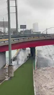 אלברטו: נהר סנטה קתרינה במקסיקו, עולה על גדותיו בעקבות הסערה...