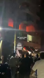 הבניין שהותקף בשכונת אל-באשורה בלב ביירות, לבנון....