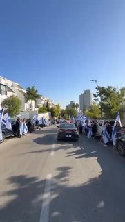 בוקר עצוב בעיר נשר - מאות מתושבי העיר התאספו כדי ללוות את...