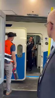 יעל אמא של החטוף עידן אלכסנדר נוחתת בארץ, לקראת השחרור....