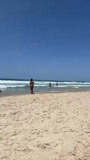 הטייס חולץ, נער כבן 15 לכוד נכון לרגע זה....